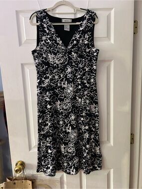 Nine West Black and White Floral Midi Dress